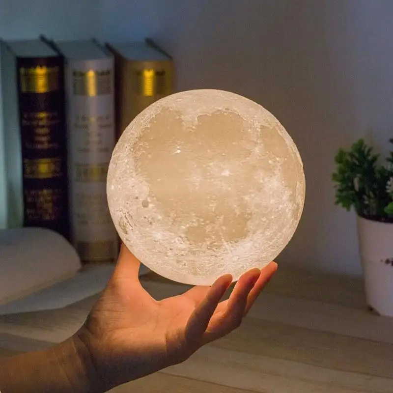 Séléné - La Veilleuse Lune 3D Enchantée sur Socle de Bois – Image 6