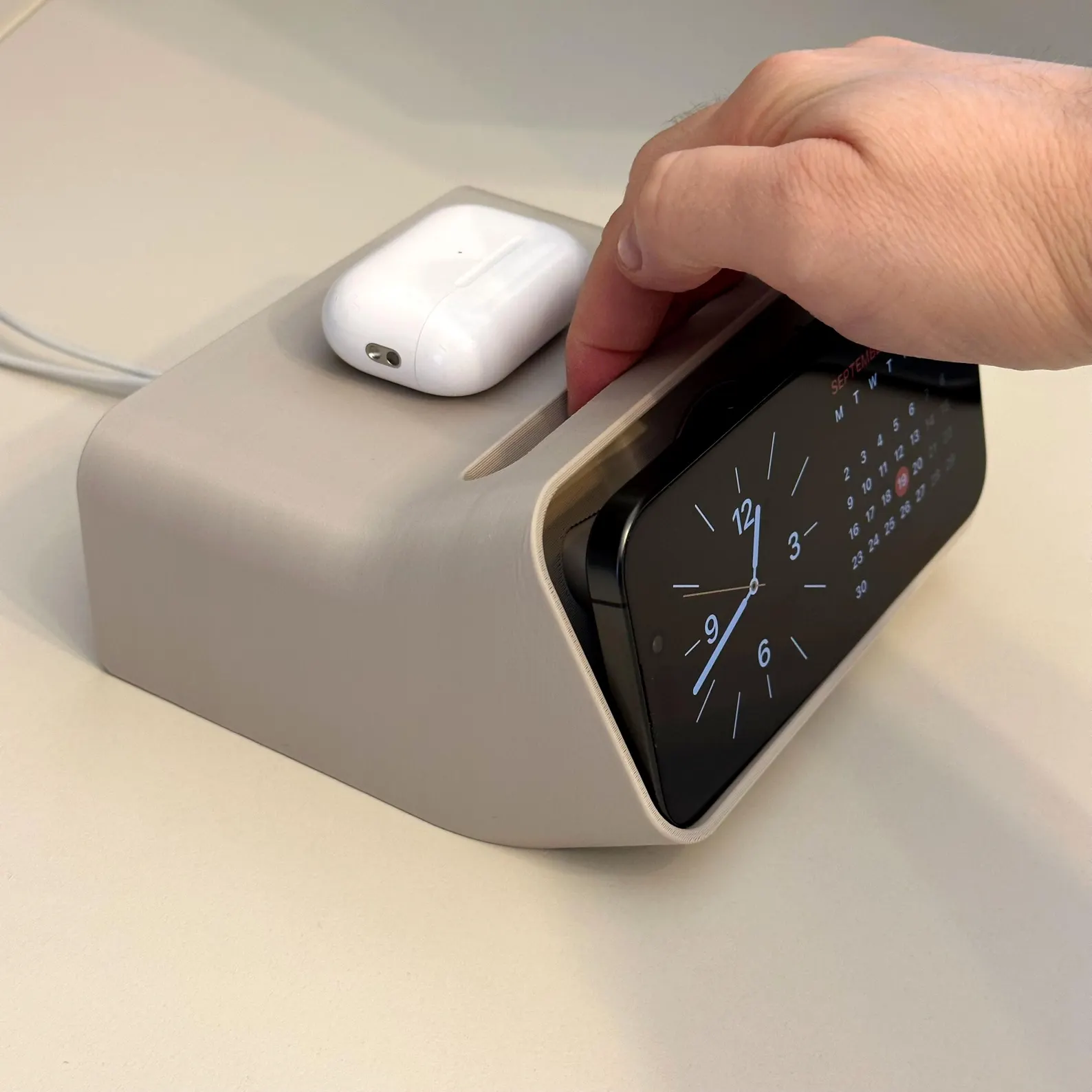 support compatible MagSafe