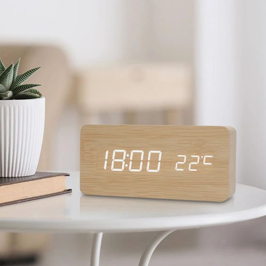 horloge numérique bois