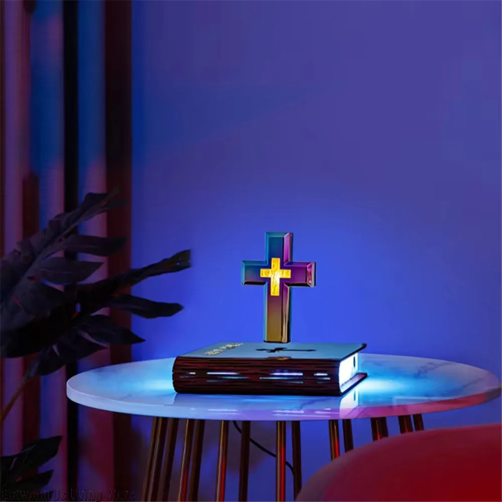 La Croix de Lumière – Lampe Spirituelle en Lévitation Magnétique sur Bible – Image 3