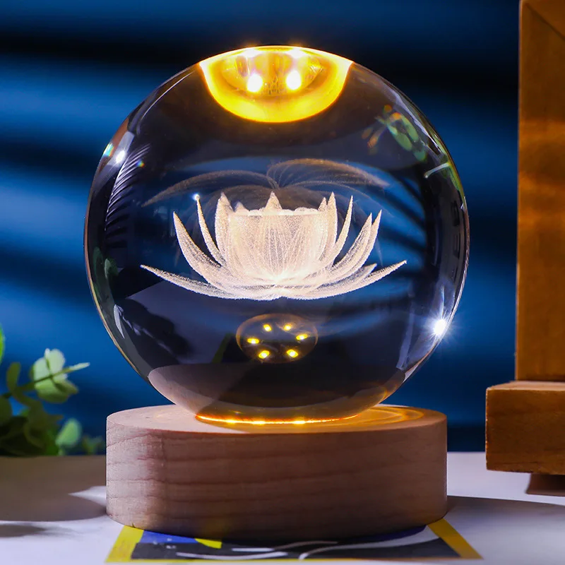 Veilleuse Boule de Cristal 3D – Sphère Céleste Gravée Laser sur Socle Bois LED – Image 4
